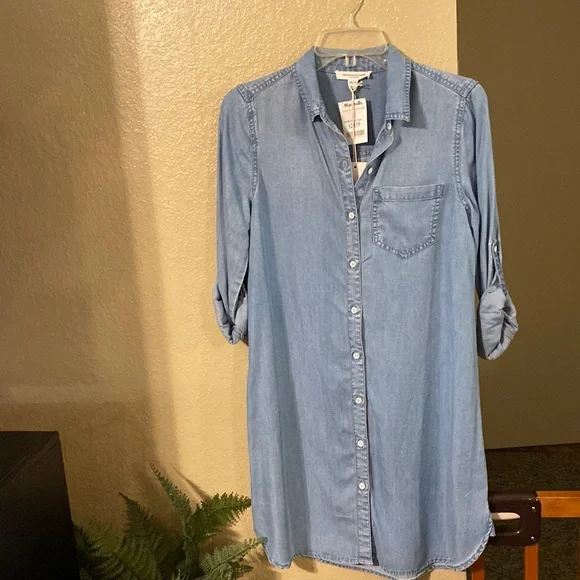 beach lunch lounge shirt dress Mersea Women's Hermosa Linen Shirt Dress in Crisp White main image 0